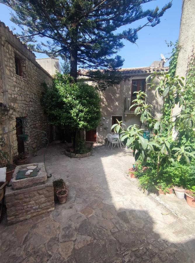 Cortile Via Sales 11 Apartment Erice Exterior photo